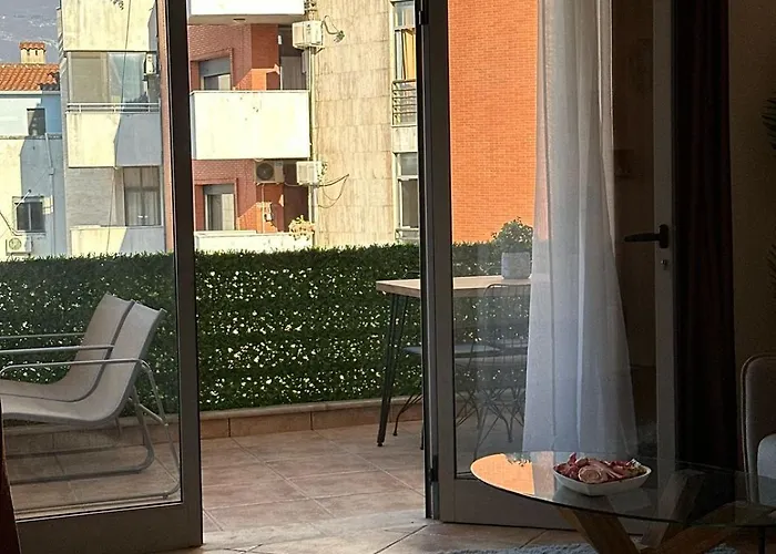 Turdiu New * Τίρανα